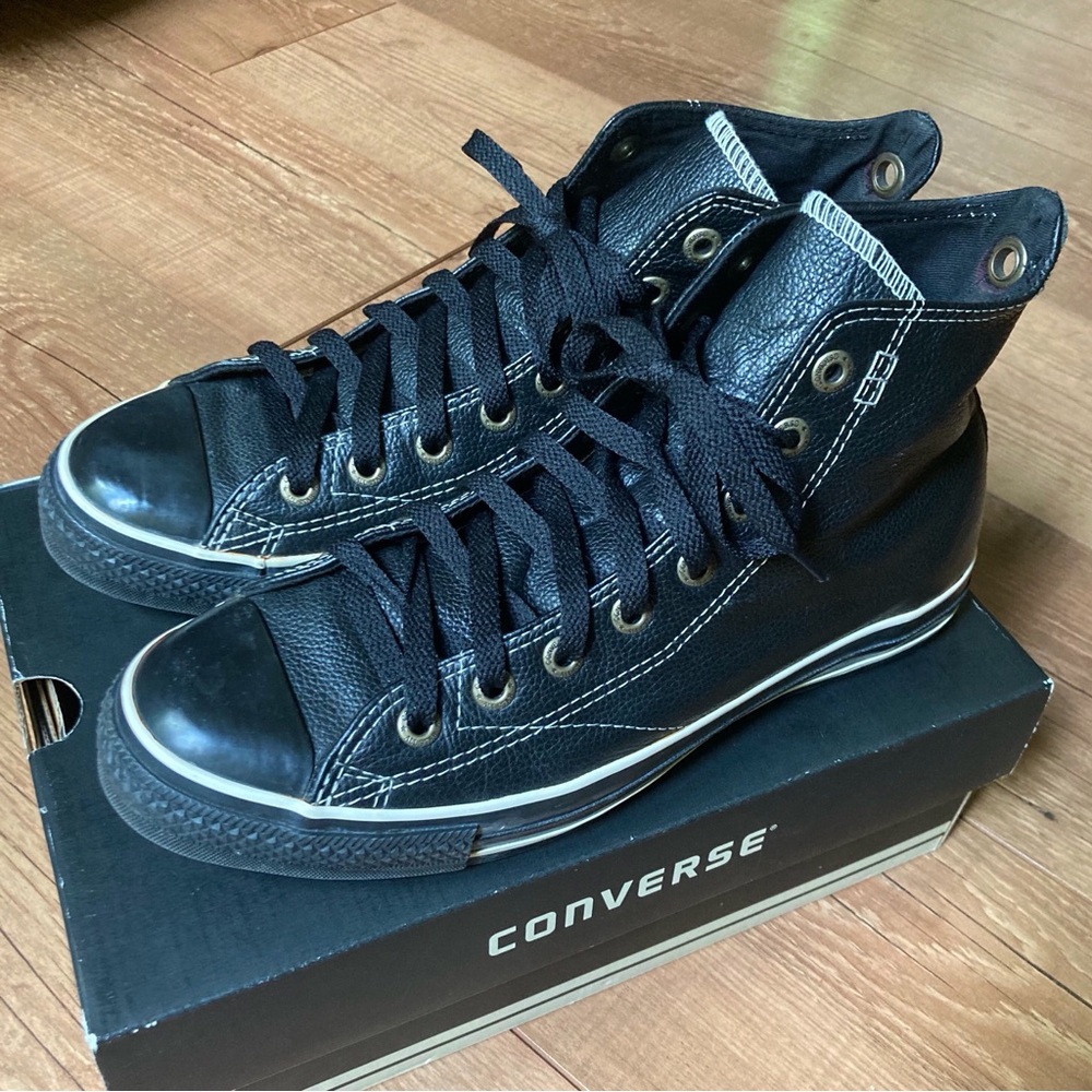 Vintage 90s Converse Black Leather Hi Top men’s size 8